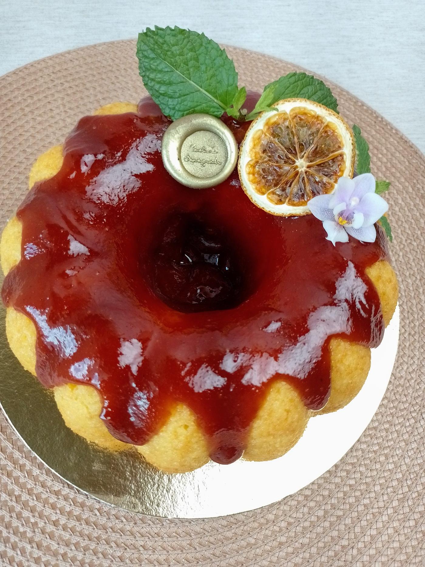 Bolo Laranja & Fubá — Massa delicada aromatizada com laranja fresca, finalizada com calda suave de lar · Cestini Especiali São Paulo (foto 2)