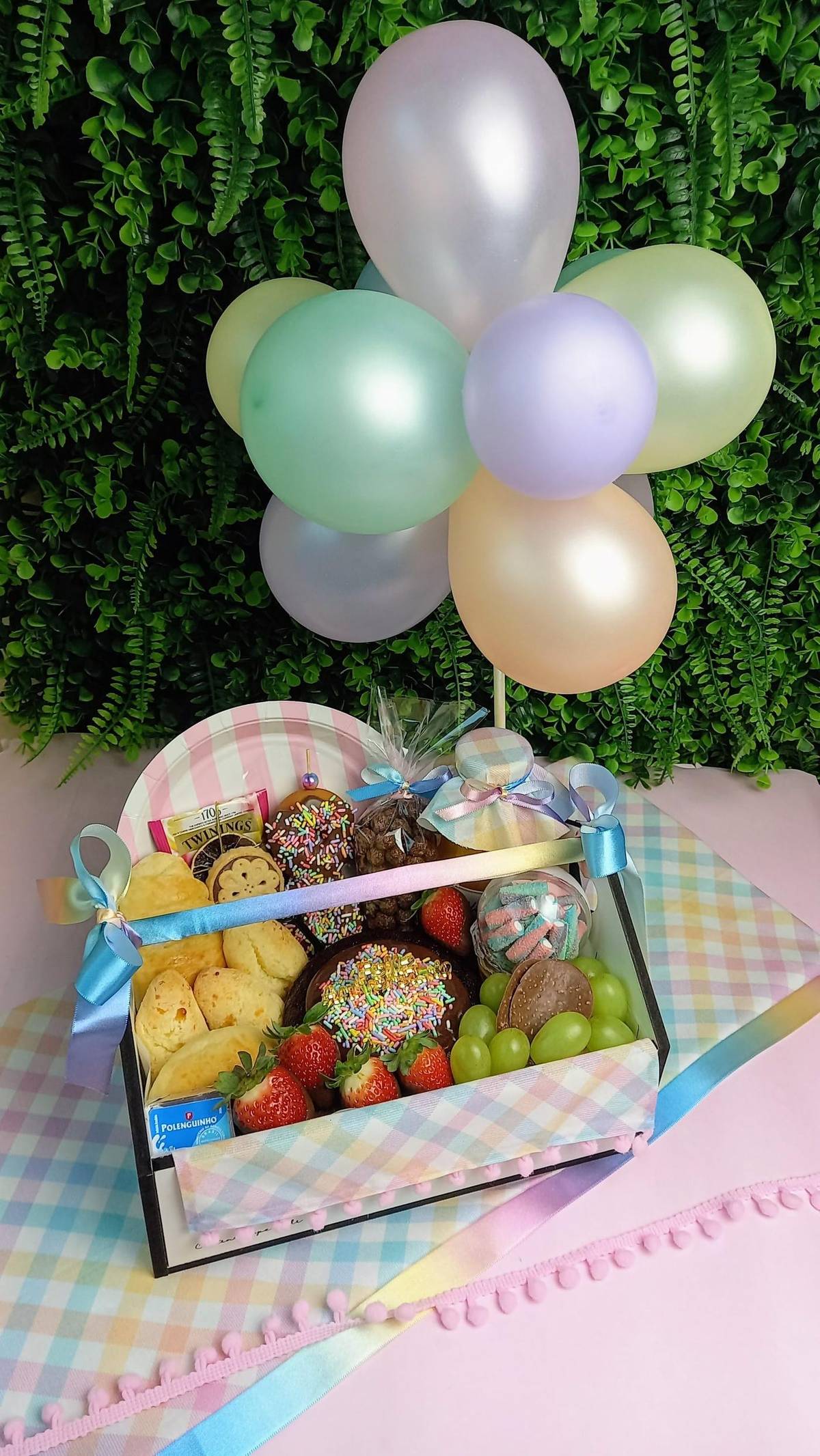 Casinha Encantada — Experiência lúdica em casinha de boneca. Pães artesanais, bolo vulcão, mini donu · Cestini Especiali São Paulo (foto 1)