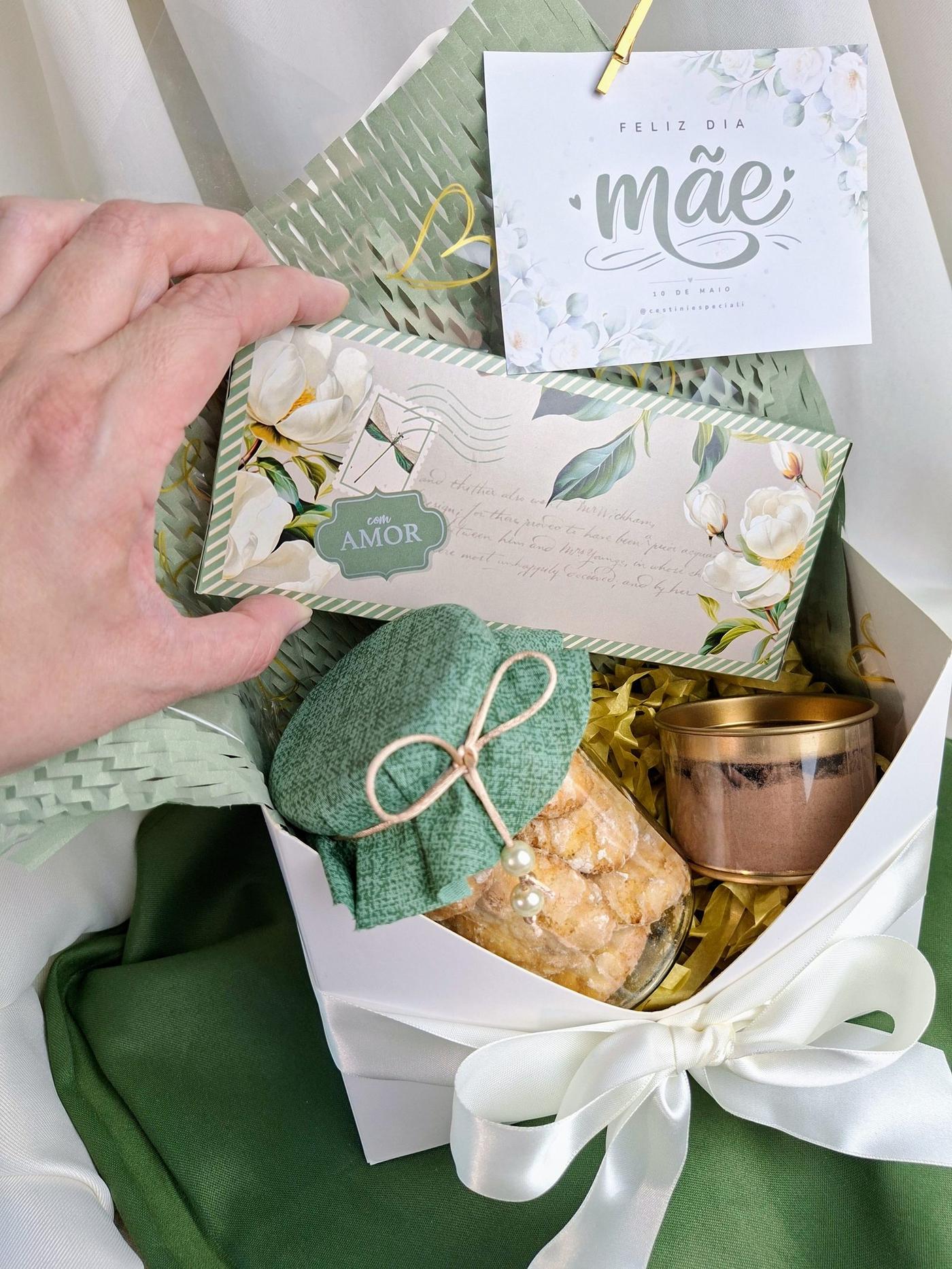 Essência de Mãe — Biscoitos craquelados de laranja com nozes, cappuccino artesanal com gotas de ch · Cestini Especiali São Paulo (foto 2)
