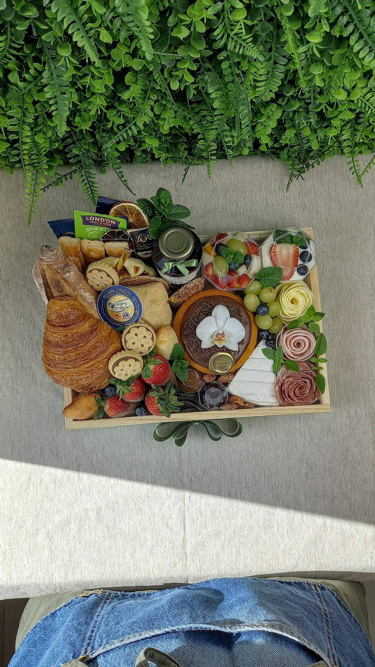 Experiência — Servido em bandeja (35x25cm), baguete francesa, croissant, ciabatta, biscoitos d · Cestini Especiali São Paulo (foto 4)