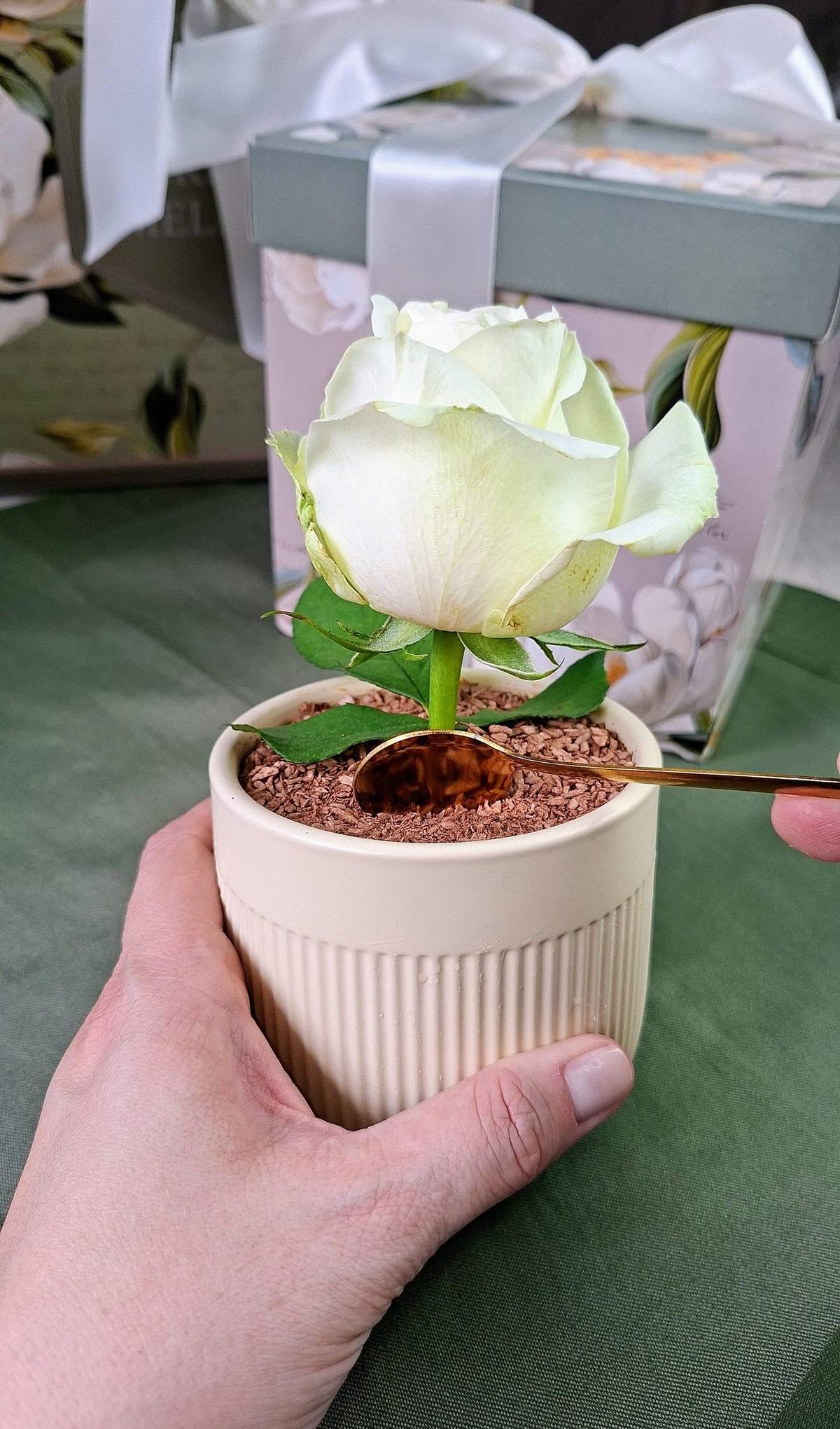 Jardim de Afeto — Bolo afetivo servido em vaso. Massa branca, Doce de leite, creme suave de coco e · Cestini Especiali São Paulo (foto 4)